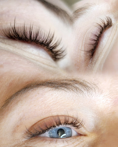 Karolina Drozd Instruktor Stylizacji rzęs Przedłużanie rzęs