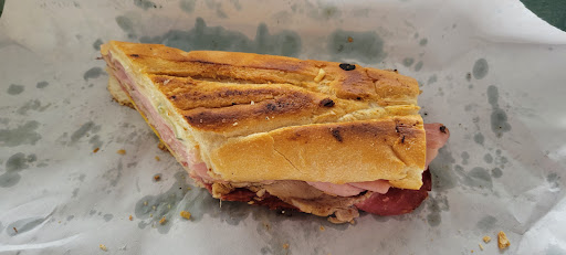 Deli World - Visual