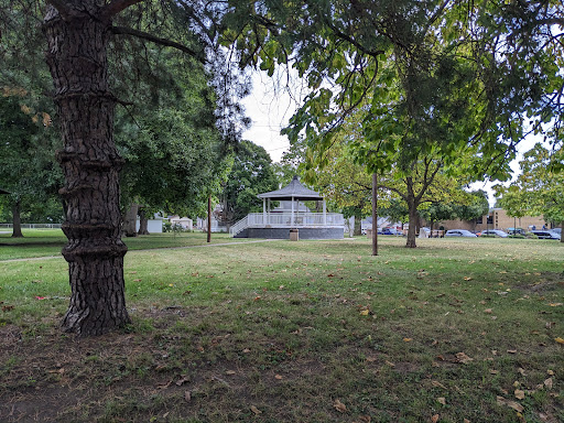 Tunis Park - Visual