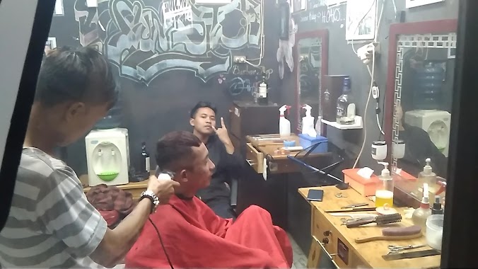 MunStore barbershop, Author: Nuky Raharjo