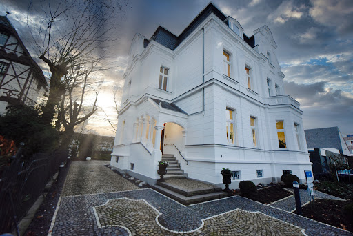 Max Stellmach real estate GmbH