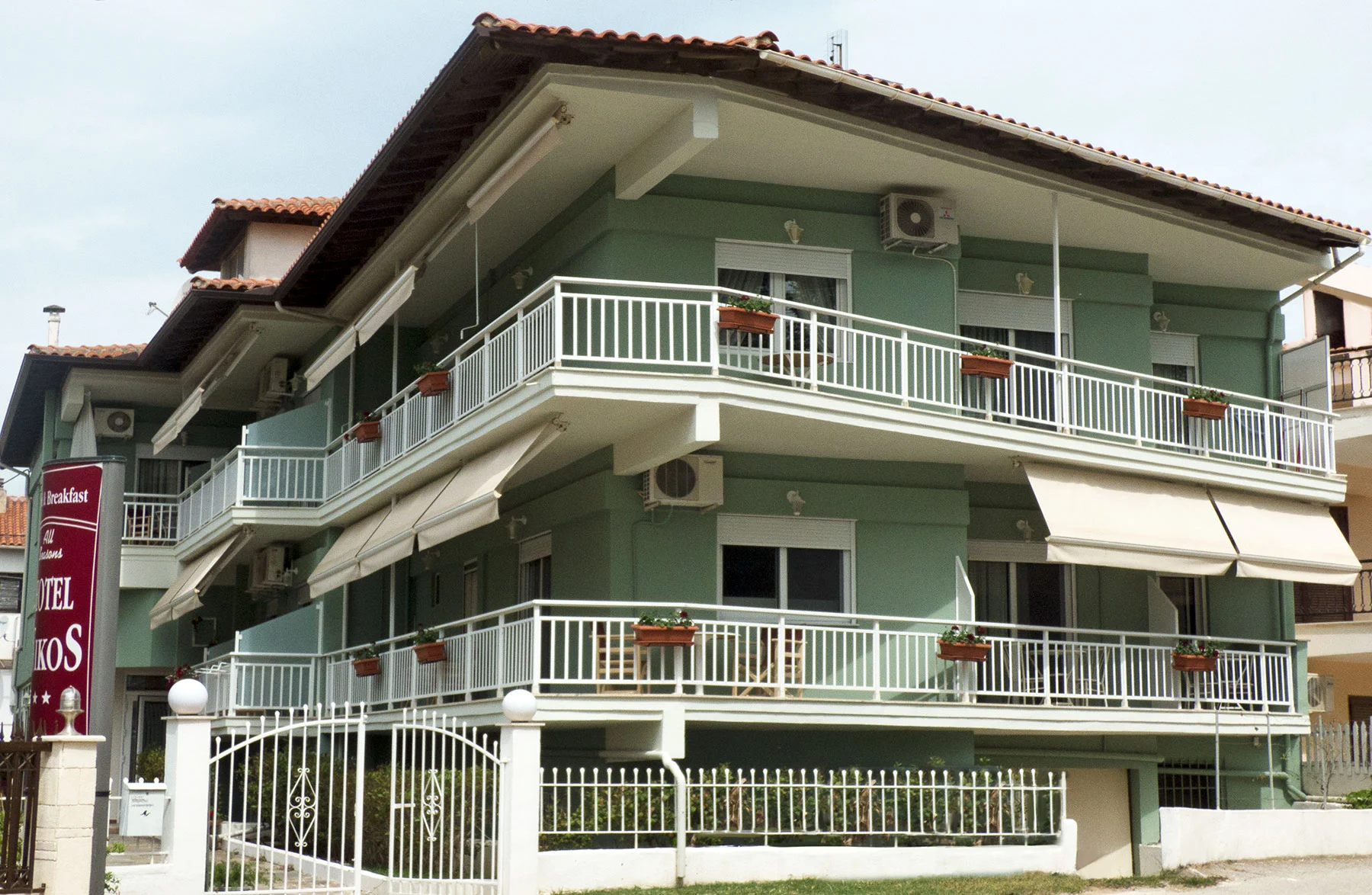 Nikos House