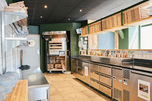 Photo n°28 de Basilic & Co - pizzas de terroirs - Meaux à Meaux (Pizzas à emporter)