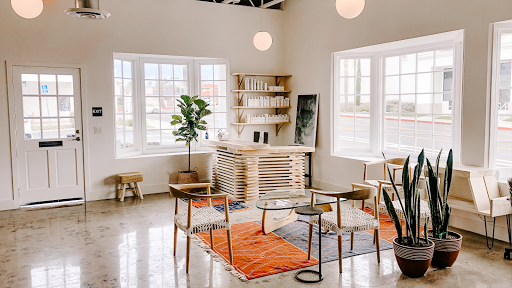 Bowhead Salon - Visual