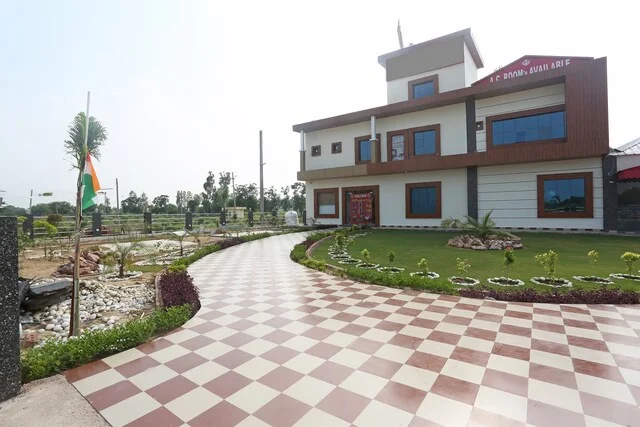 OYO 17312 Tandoori Veg Hotel