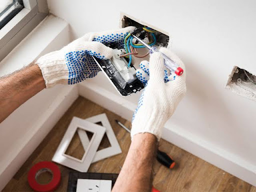 Eletricista residencial A.r instalações