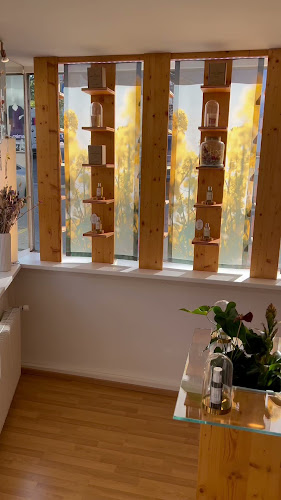 Rezensionen über Parfumerie Bouquet Suprême in Lausanne - Kosmetikgeschäft