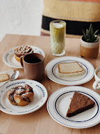 Café Acacia - curiosity & coffee à La Ciotat