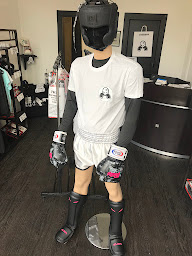 Photo n°2 de Le Petit Bagarreur, équipement MMA, Boxe, Kick-Boxing, sport de combat à Agen (Magasin)