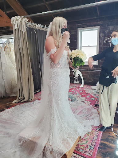 Dearly Consignment Bridal Shop - Thumbnail