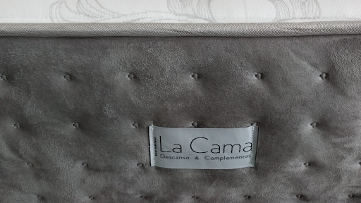 La Cama Descanso & Complementos Logo