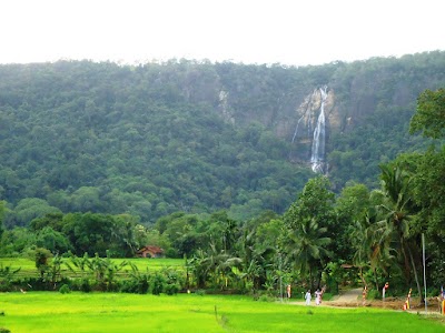 Photos of Diyavini Ella Falls - දියවිනි ඇල්ල