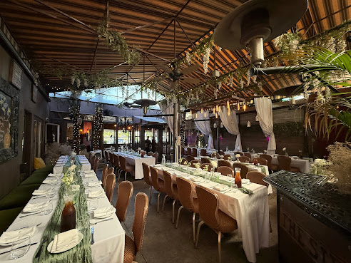 The Six Social House by null