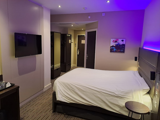 Premier Inn London County Hall hotel Phone number