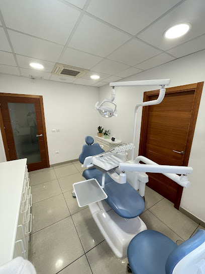 CLÍNICA DENTAL ROMERO