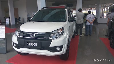 car-dealer