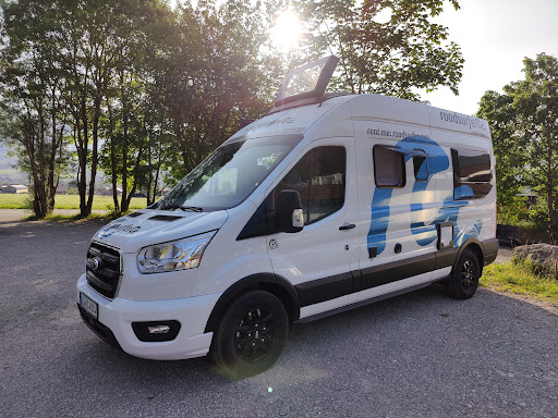 roadsurfer Compound - Visual