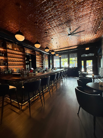 Wil’s Martini Lounge by null