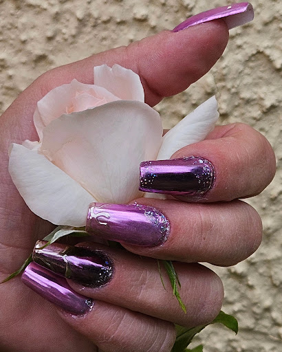 Les ongles de mademoiselle - Thumbnail