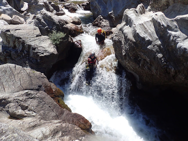 Ultima Terra - Spéléologie Hérault, Escalade, Via ferrata, Canyoning, Grimpe d'Arbres - Complexe sportif
