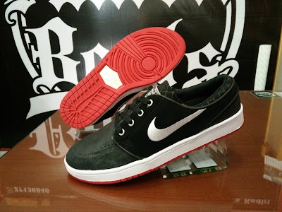 Photos of Toko Famell Boots