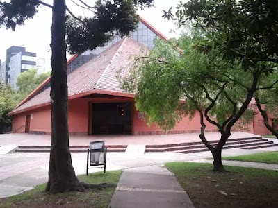 Photos of Church Chic&oacute;