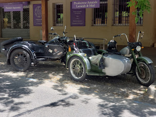 Photo n°4 de SOVIET SIDE-CAR BROTHERHOOD à Velaux (Magasin de pièces et d'accessoires pour motos)