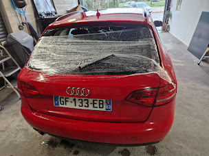 Photo n°15 de OuiGlass Bazas | Remplacement Pare-Brise à Bazas (Magasin de pièces de rechange automobiles)