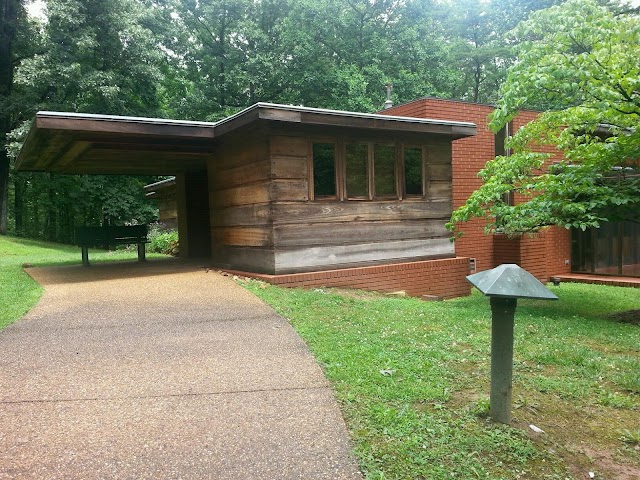 Woodlawn & Frank Lloyd Wright’s Pope-Leighey House