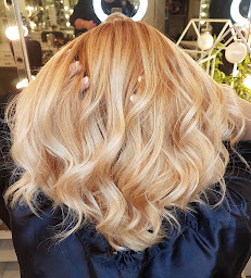 Photo n°11 de Maison Serrano à Paris (Salon de coiffure)