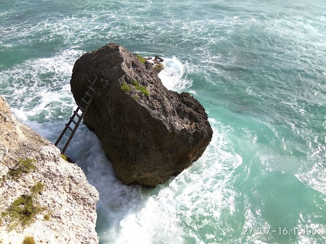 Ulu Watu Beach