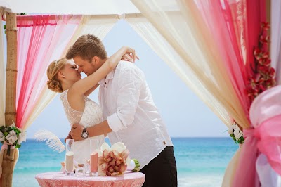 Photos of Sisay Floral Design. Same Day Delivery and Wedding Flowers. Premier Florist in Punta Cana and Bavaro