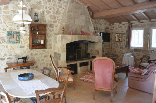 Photo de Le Mas des Queirons - Gîte de France *** 3 épis - Location de vacances à Maussane les Alpilles à Maussane-les-Alpilles (13520)