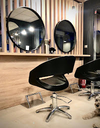 Photo n°8 de Urban Coiffure à Lumbin (Salon de coiffure)