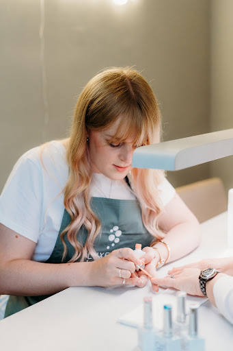 Luxe Nail Lounge - Guildford