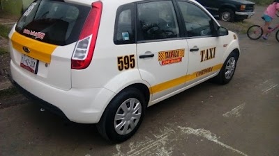 Photos of A Taxi + F&aacute;cil