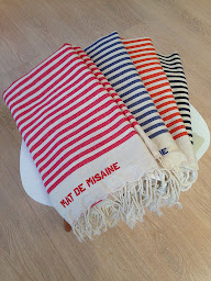 Photo n°5 de N°28- prêt à porter- multimarques-H & F à Dourdan (Magasin de vêtements)