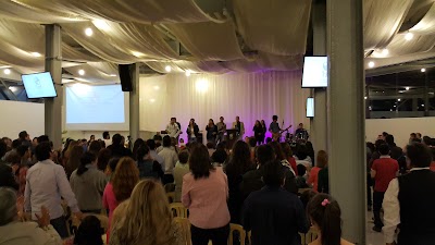 Photos of Familia Alcanzando Las Naciones. (Auditorio)