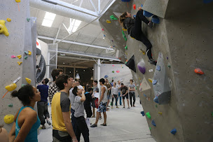 Photo n°33 de Arkose Pantin à Pantin (Escalade)