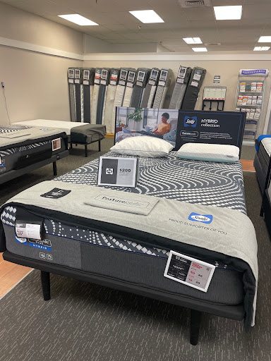 Mattress Firm Clearance Center Oakwood Plaza - Thumbnail