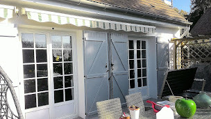 Photo n°6 de Vexin Fermetures : Vente et la pose de portail aluminium, porte d'entrée, fenêtres, volets ... à Puiseux-Pontoise (Magasin de fenêtres en PVC)