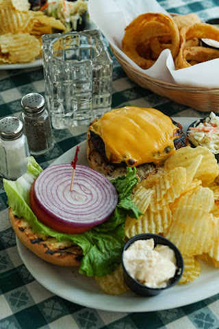 Frankie's Bar & Grill by null