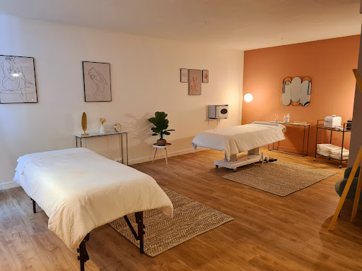 Maud Institut | Facialiste | Yoga du visage | Drainage lymphatique Renata França| Kobido - Thumbnail