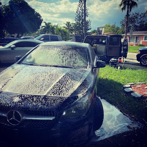 Clean Em’ Up Mobile Car Wash & Detailing