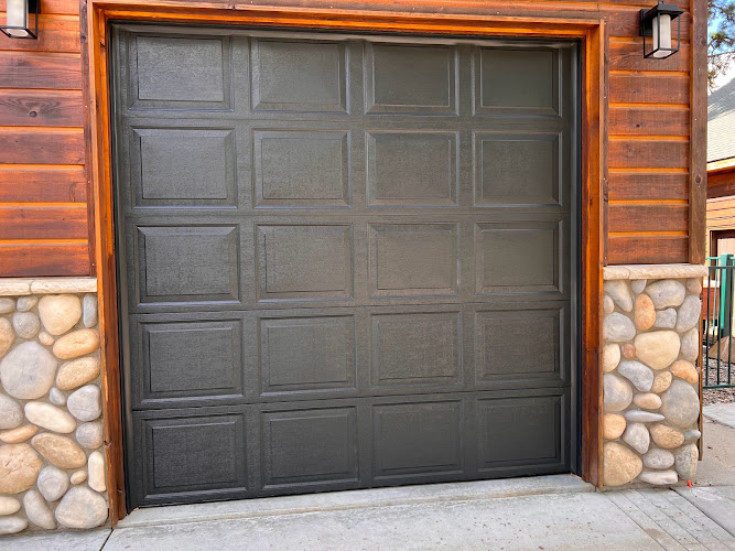 Pat's Glass & Overhead Door