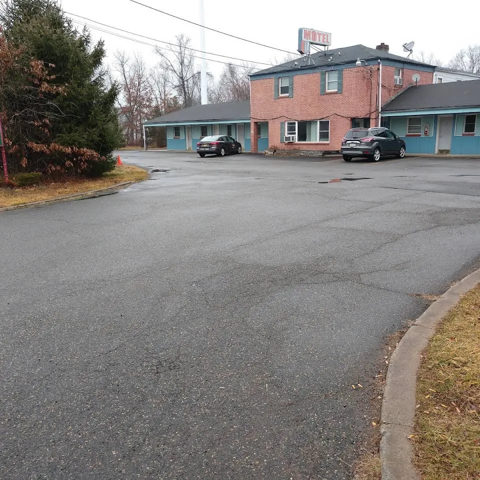 Whitehouse Motel