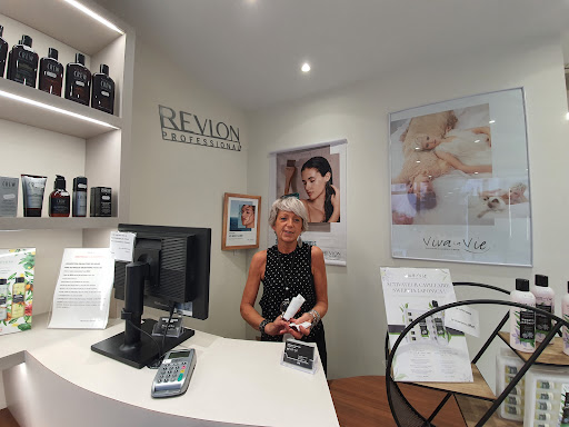 Ambiance Coiffure- Coiffeur DAX -Viva la vie -spécial Blond -Barbier- relooking -Wella -Revlon - Spécialiste Mèches - Thumbnail