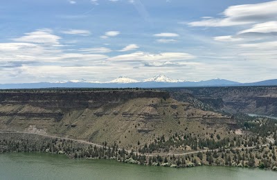 The Tam-a-lau Trail