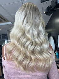 Photo n°8 de L'atelier des Embellis à Sarry (Salon de coiffure)