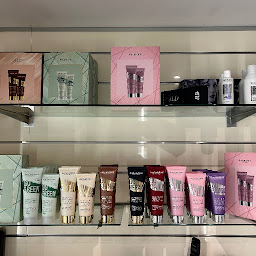 Photo n°4 de Jean Louis David - Coiffeur Riom à Riom (Magasin de cosmétiques)